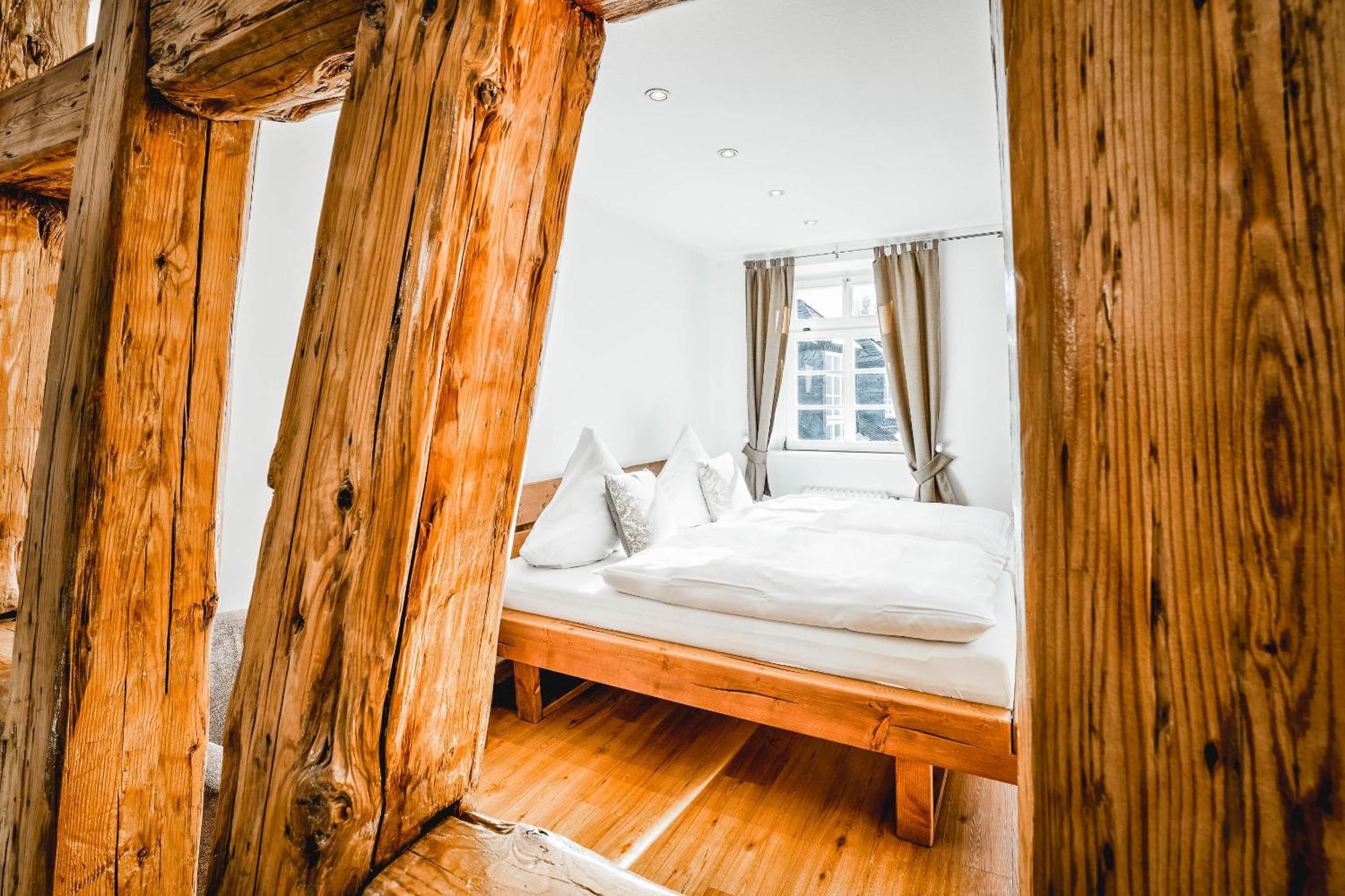 Gutshotel Weingut Schloss Reinhartshausen Эльтвилле Экстерьер фото